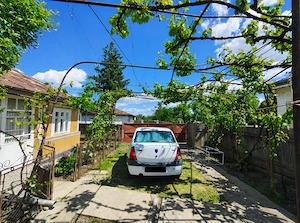 Casa + anexe gospodaresti cu teren de 1000 mp - imagine 2