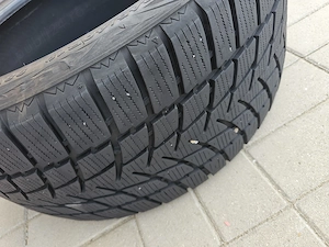 245 /40 R19 M+S 