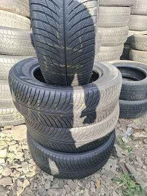 vand set 4 anveloope 265 60 18 michelin bune impecabile m+s dot 2024 