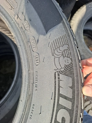 vand set 4 anveloope 265 60 18 michelin bune impecabile m+s dot 2024  - imagine 3