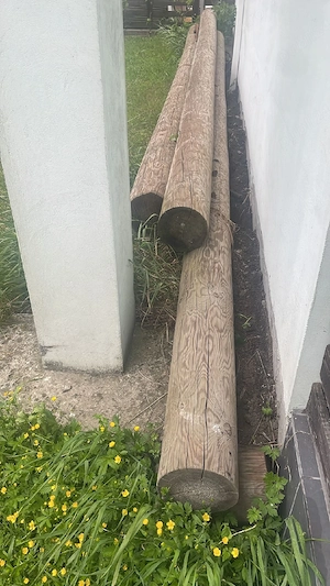 vand 3 stalpi pentru constructii cabane 