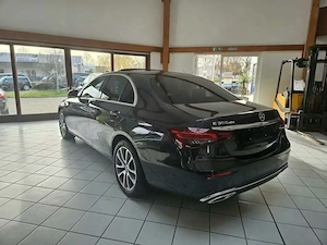 Mercedes E 300de limuzina 