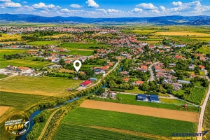 FILM! 2.200 mp, teren intravilan de vanzare in Targu-Secuiesc, Ruseni.