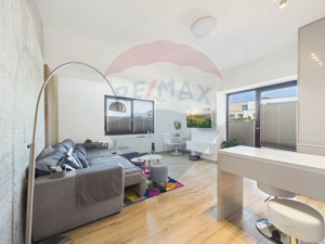 Apartament cu 3 camere de vanzare, centrala proprie - Mihai Bravu - imagine 2