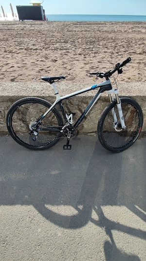 Bicicleta Trek carbon furca fox se vinde urgent