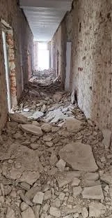 Demolări râcâit pereți cărat moloz