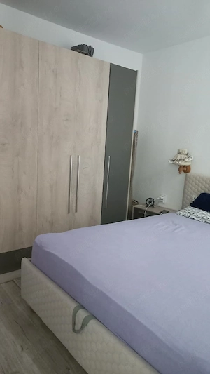 vând apartament 3 camere