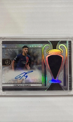  Card cu autograf și relicvă JUMBO - Gon alo Ramos  Card oficial Topps Museum Collection UEFA Champi