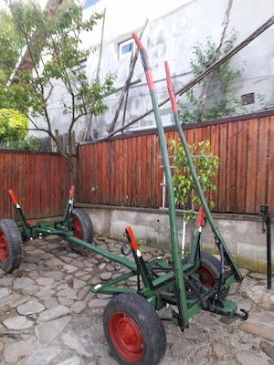 Vând căruță de un cal