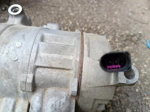 Compresor klima Vw T 5 motor 2.0 TDI.  - imagine 3