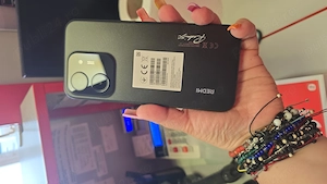 Vand Redmi 15C impecabil nou