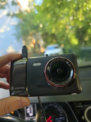 Camera Auto DVR Navitel R800, ecran 4.0" inregistrare FHD 60fps, vizibilitate 170 , G-Sensor, carcas