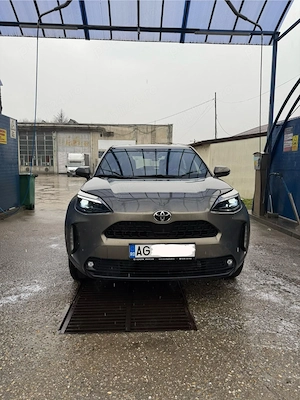 Vând Toyota Yaris Cross, 2024, echipare Dynamic, benzină, manuală 