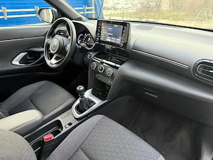 Vând Toyota Yaris Cross, 2024, echipare Dynamic, benzină, manuală  - imagine 6