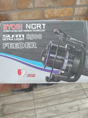 Mulinete Ryobi 8500 feeder