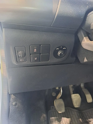 Peugeot 301, 1.6 HDi, diesel, sedan, economică, fiabilă - imagine 4