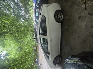 Toyota prius generatia 3  - imagine 2