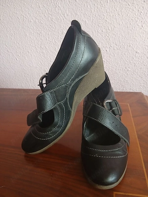 Pantofi negrii de piele marimea 37