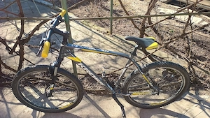 Bicicleta  Kross  Cadru aluminiu  roti 27,5 inch  Shimano  Shimano Altus 