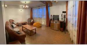 Cabana cu 5 dormitoare, 250 mpu, 700 teren la Ranca
