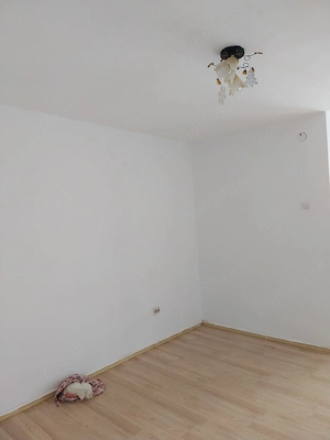 Ofer spre închiriere garsoniera