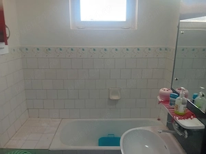 Apartament 2 camere, 54 mp, decomandat, zonă liniștită lângă Școala Nr. 2, centrală, pod - imagine 4