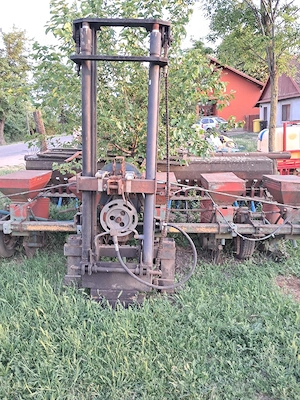 Vând stivuitor in tiranti tractorului  - imagine 2