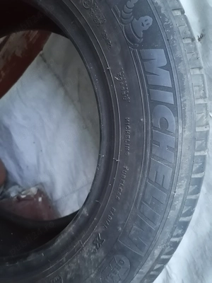 Vind două cauciucuri vara Michelin 195/65R15