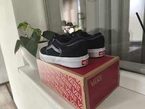 vans noi marimea 36
