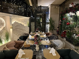 Angajam bucatar cu experiență la Restaurant Britannia. 