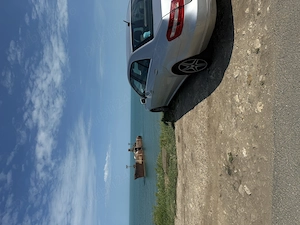 Vând Mercedes-Benz E200