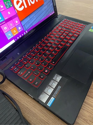 Laptop Lenovo Games intel core i7,Tastatură luminată,Windows 10 Pro,16gb ram,SSD 256gb memorie,bater