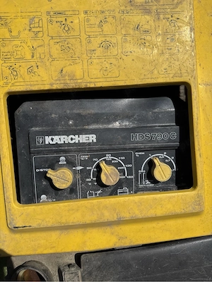 karcher profesional cu apa calda