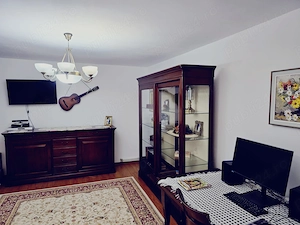 Apartament cu 3 camere, et. 1, D