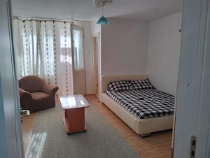 Garsonieră de închiriat 