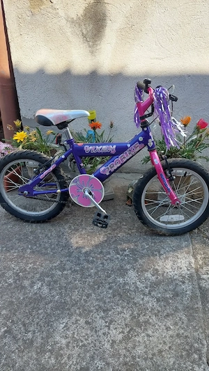 Vind bicicleta pentru fete in stare foarte buna 