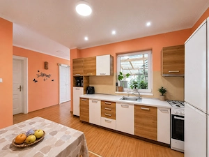 Casa singur in curte intr-o zona deosebit de buna - IMOBIHOR  - imagine 7
