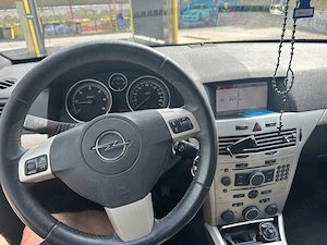 Opel Astra Twintop cabrio - imagine 2