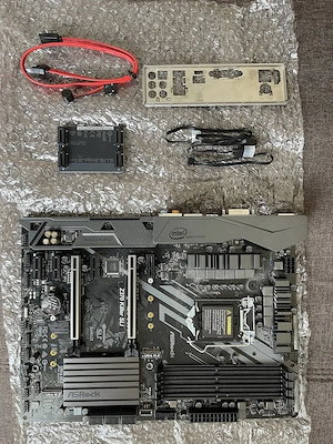 Placa de baza ASRock Z370 Killer SLI, Socket 1151, stare excelentă + cadou tastatura