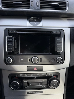 VW Passat 1.6 BlueMotion  - imagine 8