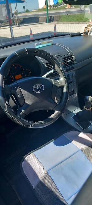 Toyota avensis benzina + gpl  1,6