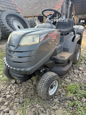 Tractor tăiat iarba Mountfield T30
