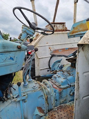 Vand tractor Ford de vanzare tractor - imagine 2