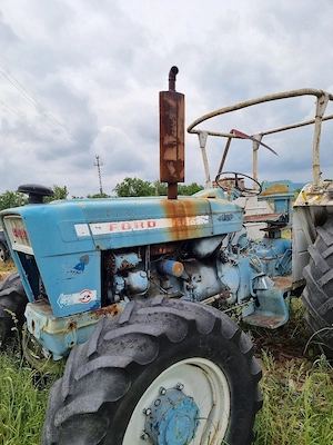 Vand tractor Ford de vanzare tractor