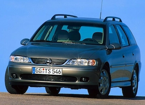 Dezmembrez Opel Vectra B 1.9 