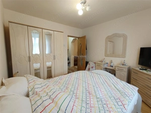 Apartament 2 camere in zona centrala Moldova Noua - imagine 6