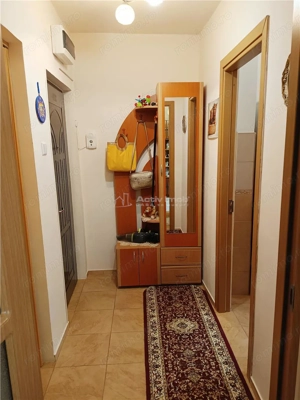 Apartament 2 camere in zona centrala Moldova Noua - imagine 4