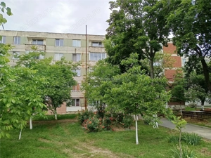 Apartament 2 camere in zona centrala Moldova Noua - imagine 12