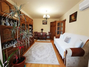 Apartament 2 camere in zona centrala Moldova Noua - imagine 2