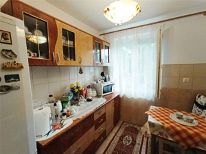 Apartament 2 camere in zona centrala Moldova Noua - imagine 5